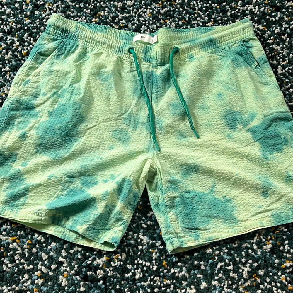 Men’s size L BP green tie dye swim trunks